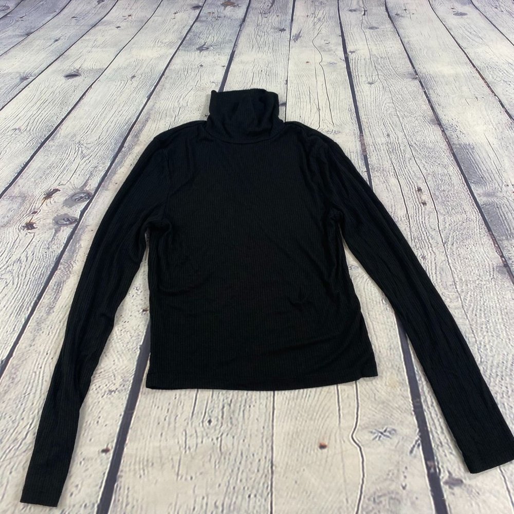 Forever 21 Knitted Turtle Neck Crop Top Black